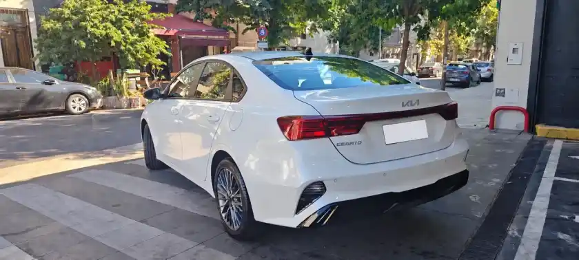 Kia Cerato 2.0 Sx Plus At6 L22 2025 - foto 4
