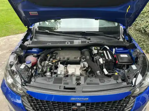 Peugeot 2008 1.0T Allure Cvt 2025 - foto 5