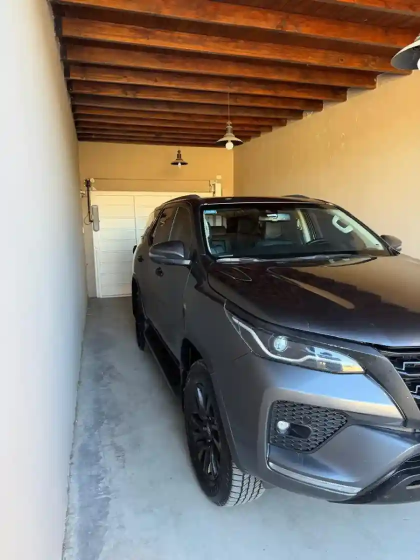 Toyota Sw4 2.8 Srx 204Cv 4X4 7As At 2023 - foto 3
