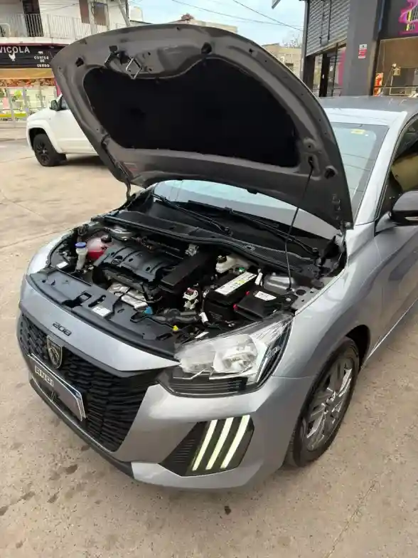 Peugeot 208 1.6 Allure Pack 2025 - foto 5