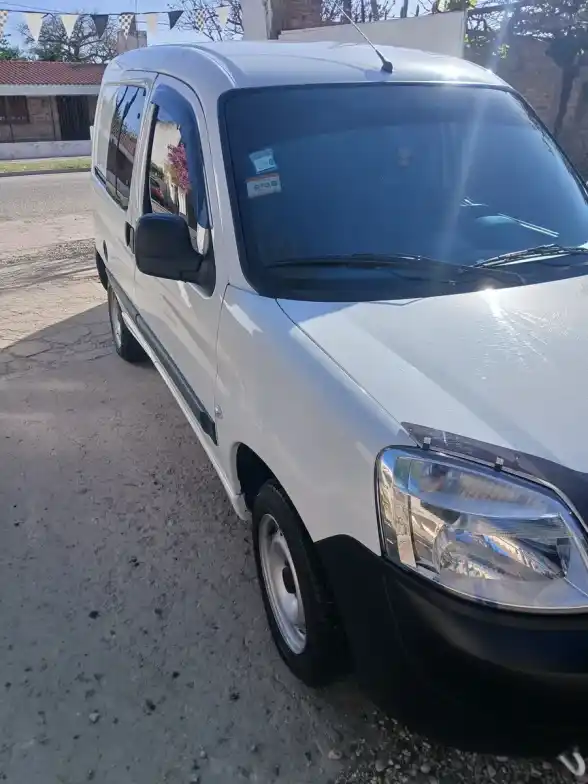 Citroën Berlingo 1.6 Hdi 92 Bussines Mixto 2022 - foto 2