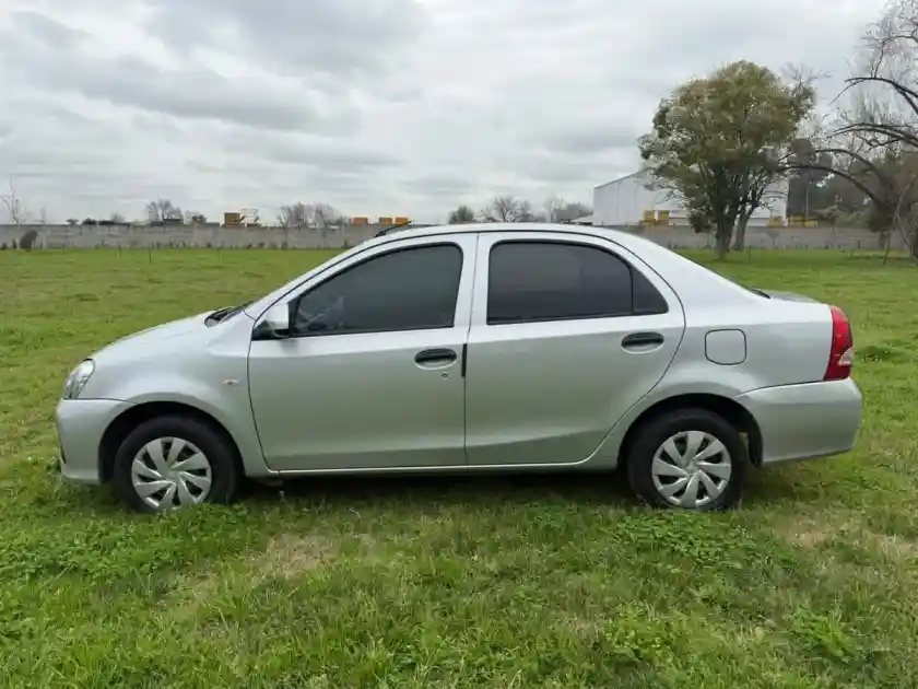 Toyota Etios 1.5 6M/T 2022 - foto 2