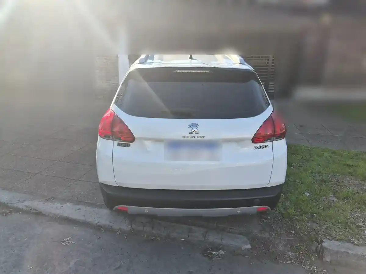 Peugeot 2008 1.6 Allure 2018 - foto 2