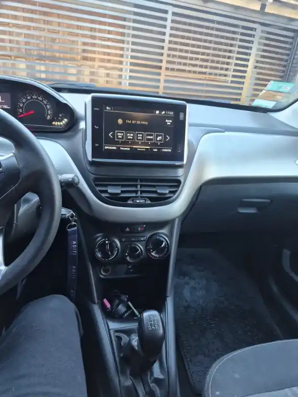Peugeot 2008 1.6 Allure 2018 - foto 5
