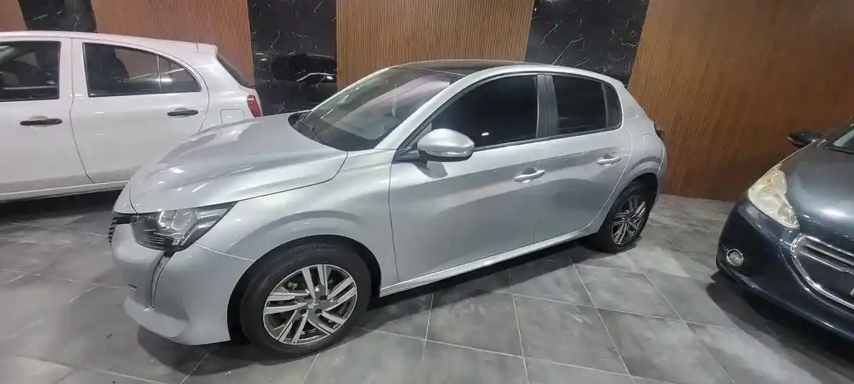 Peugeot 208 1.6 Allure 2022 - foto 1