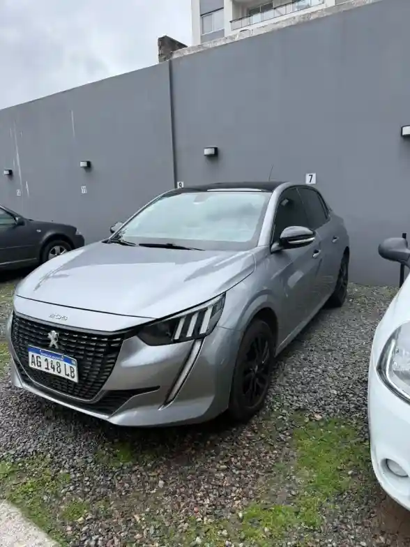 Peugeot 208 1.6 Style 2023 - foto 1