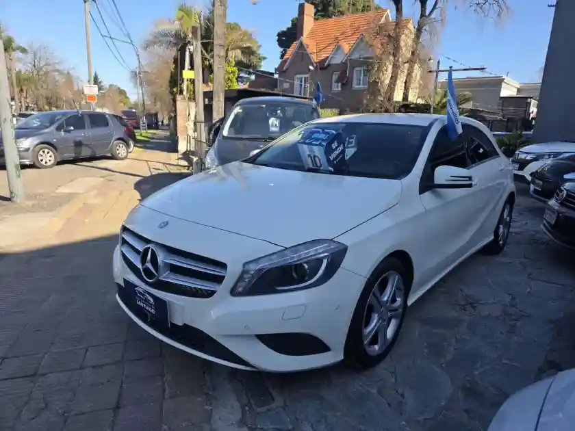 Mercedes-Benz Clase A 1.6 A 200 At Urban B.efficiency 156Cv 2013 - foto 1