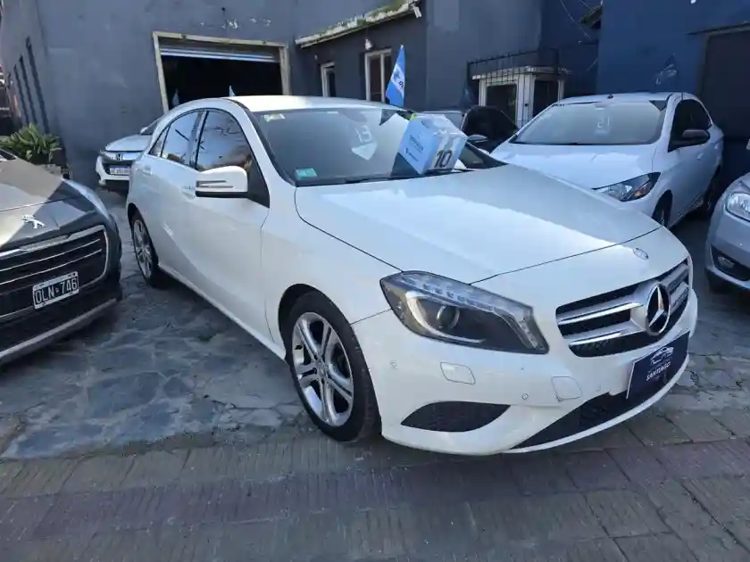 Mercedes-Benz Clase A 1.6 A 200 At Urban B.efficiency 156Cv 2013 - foto 3