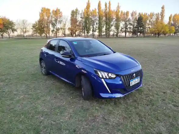 Peugeot 208 1.6 Feline Tiptronic 2021 - foto 2