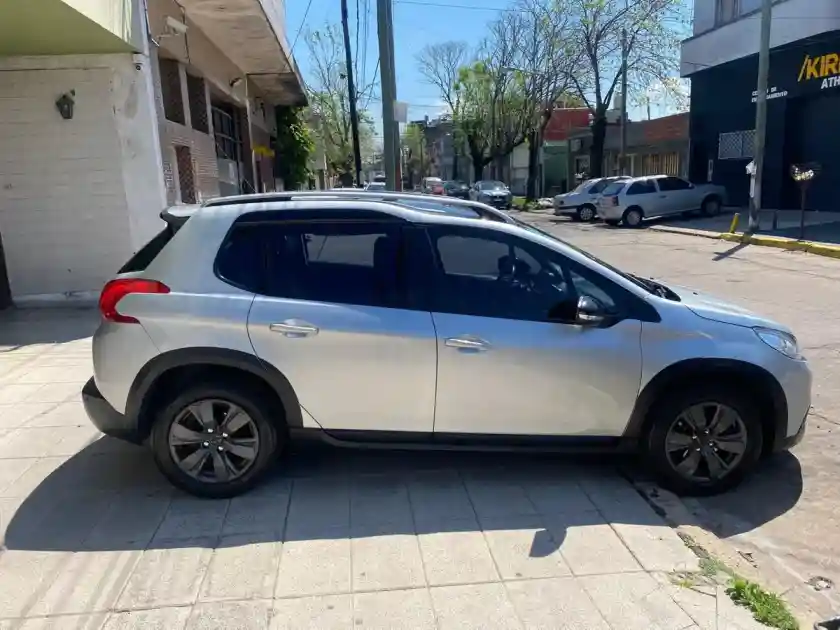 Peugeot 2008 1.6 Feline 2018 - foto 5