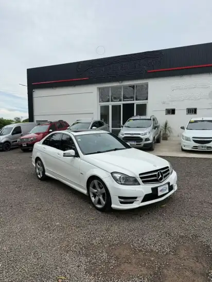 Mercedes-Benz Clase C 1.8 C250 Avant Edition B.eff At 2013 - foto 2