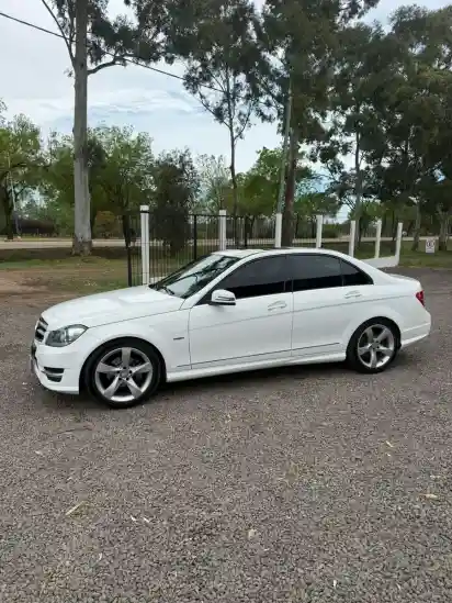 Mercedes-Benz Clase C 1.8 C250 Avant Edition B.eff At 2013 - foto 3