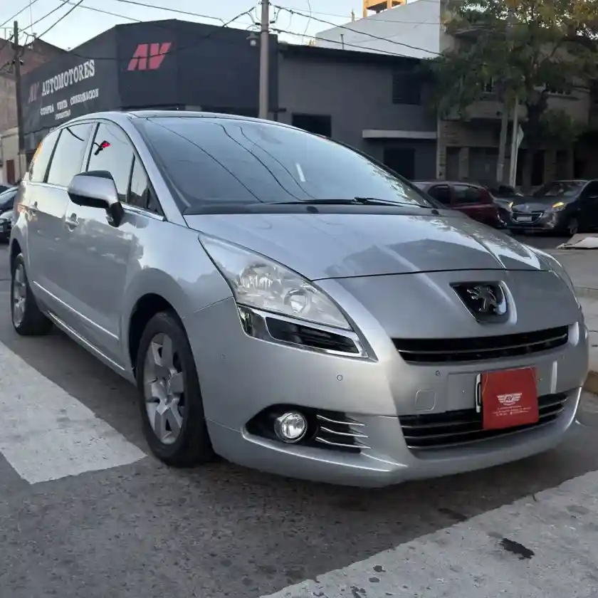 Peugeot 5008 1.6 Allure Plus 156Cv 2014 - foto 1