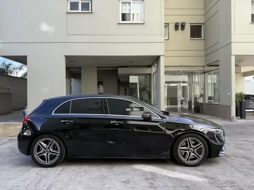Mercedes-Benz Clase A 2.0 A250 Amg-Line 224Cv Hatch 2025 - foto 4