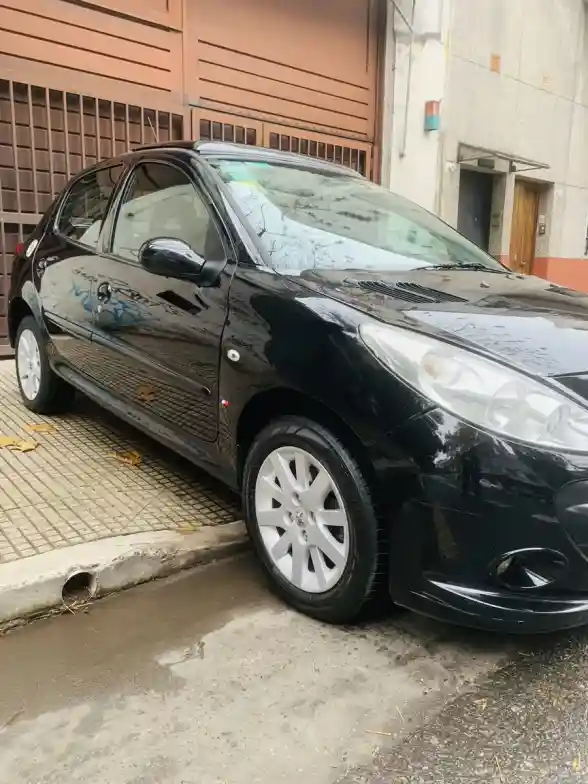Peugeot 207 1.6 Sedan Xt Premium 2009 - foto 3