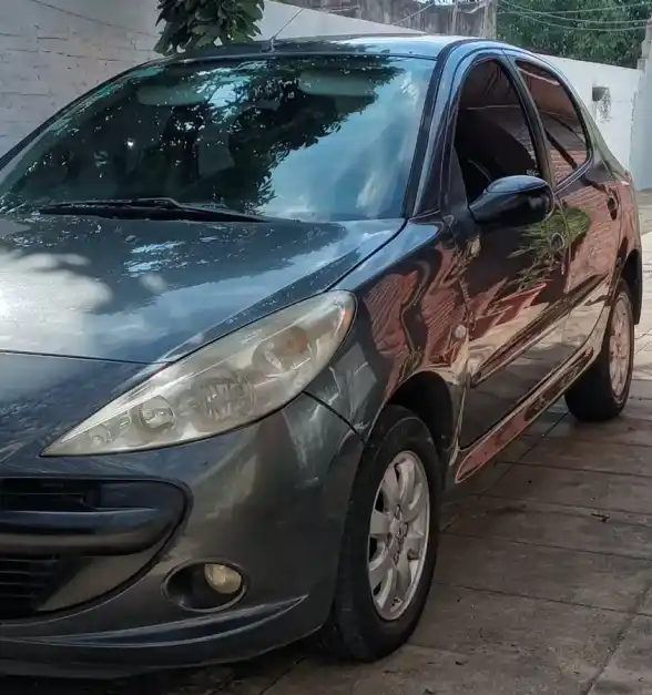 Peugeot 207 Compact 2010 - foto 1