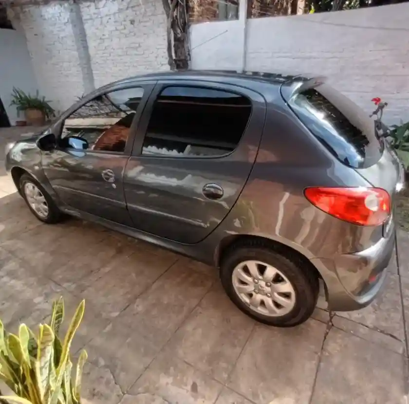 Peugeot 207 Compact 1.9 Sedan Xs 2010 - foto 4