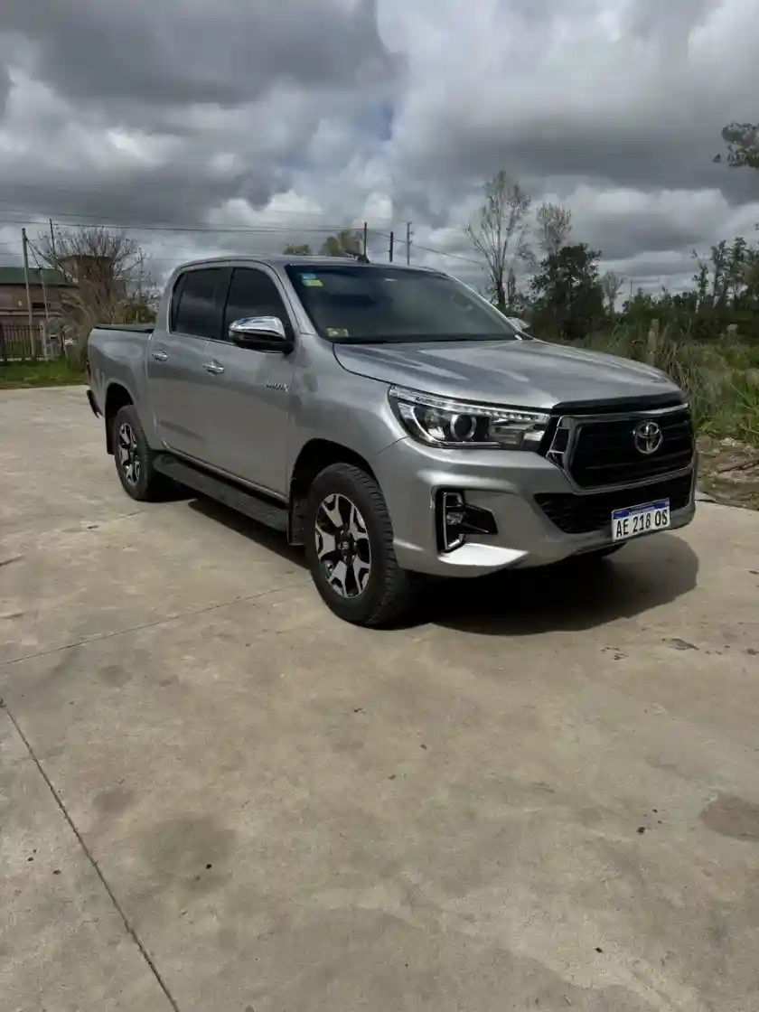 Toyota Hilux 2.8 Cd Srx 177Cv 4X2 At 2020 - foto 3