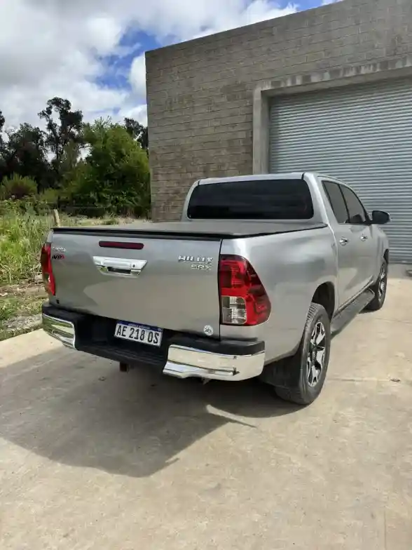Toyota Hilux 2.8 Cd Srx 177Cv 4X2 At 2020 - foto 5