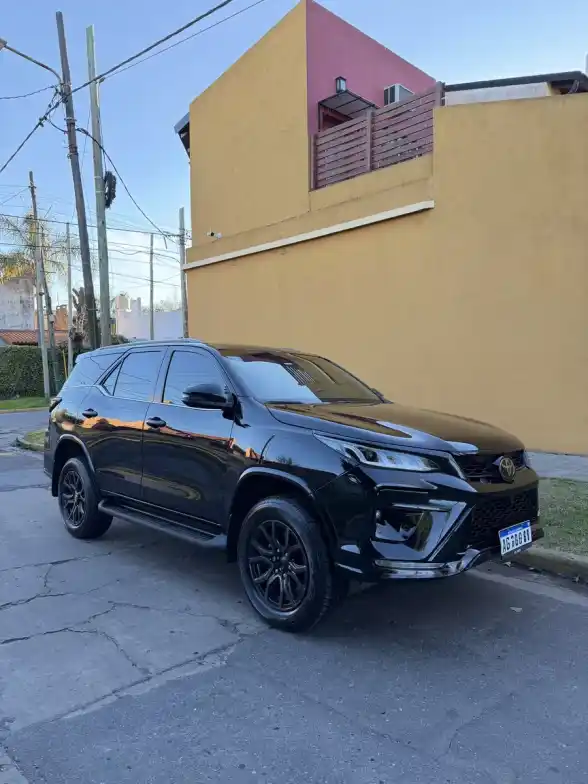 Toyota Hilux Sw4 2.8 Tdi Gr-S 4X4 7As 6At 2024 - foto 5