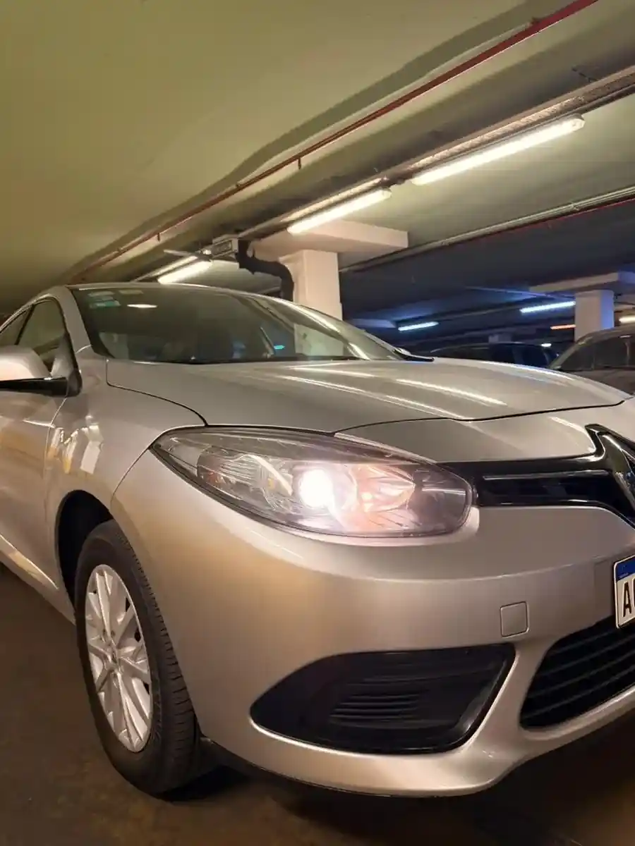 Renault Fluence 1.6 Ph2 Dynamique Pack 110Cv 2018 - foto 4