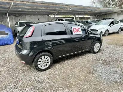 Fiat Punto 1.4 Attractive Pack Top Uconnect 2016 - foto 5