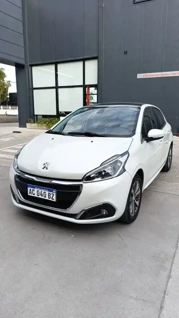 Peugeot 208 1.6 Feline 2017 - foto 1