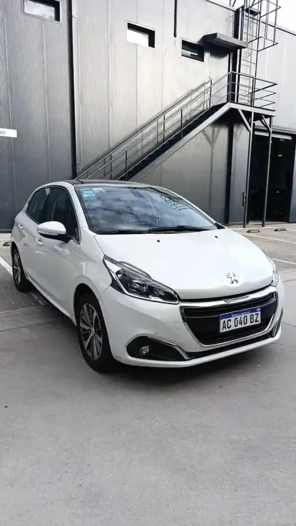 Peugeot 208 1.6 Feline 2017 - foto 3