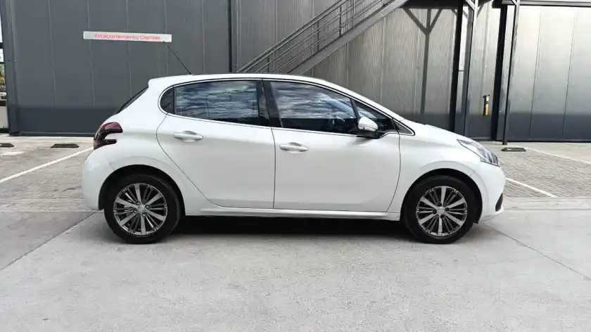 Peugeot 208 1.6 Feline 2017 - foto 5