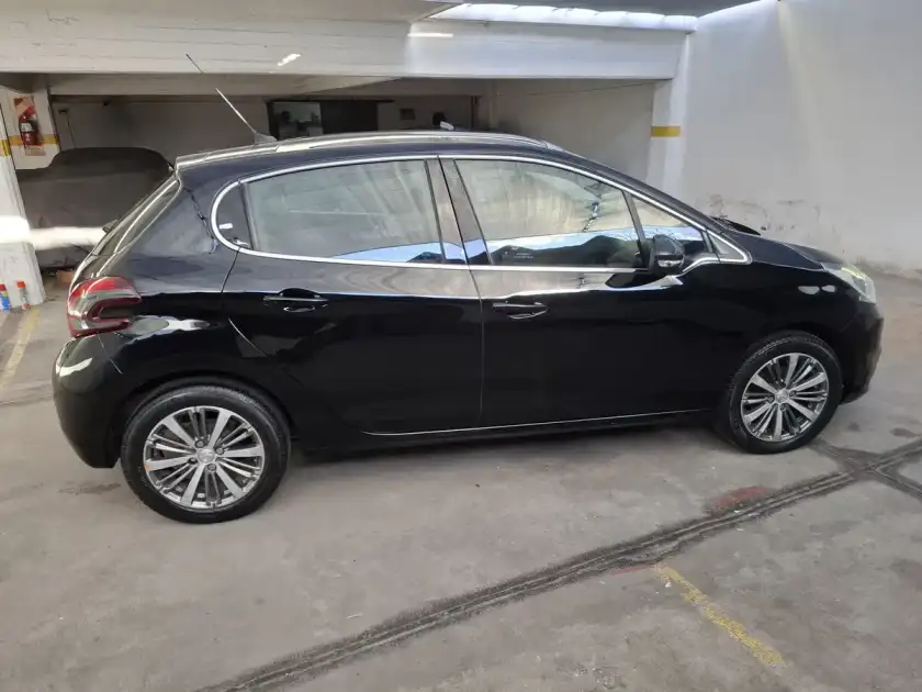 Peugeot 208 1.6 Feline 2018 - foto 2
