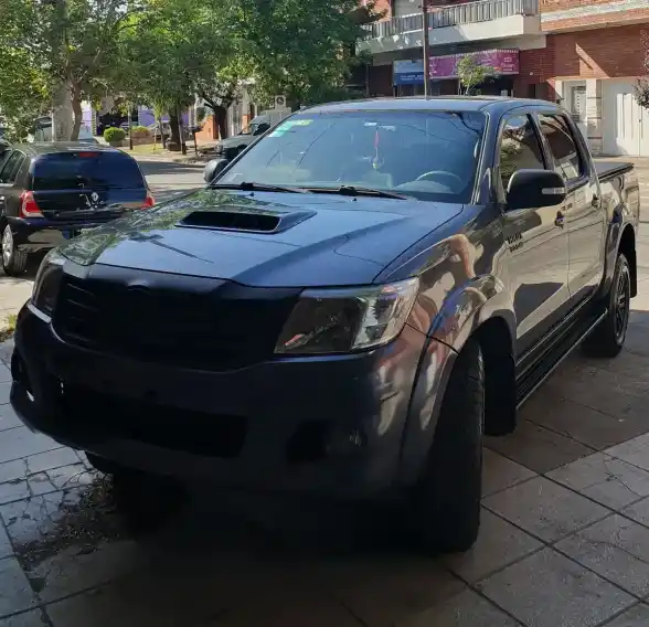 Toyota Hilux Pick-Up 3.0 Cd Srv I 171Cv 4X4 2013 - foto 2