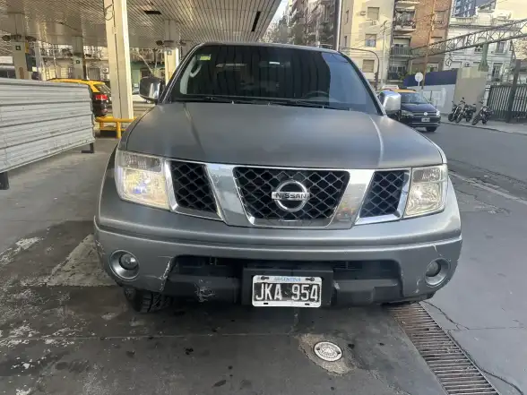 Nissan Frontier 2.5 Le Cab Doble 4X4 Tap. Cuero 2010 - foto 3