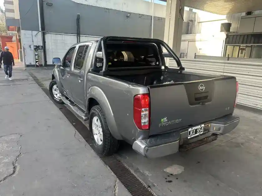Nissan Frontier 2.5 Le Cab Doble 4X4 Tap. Cuero 2010 - foto 5