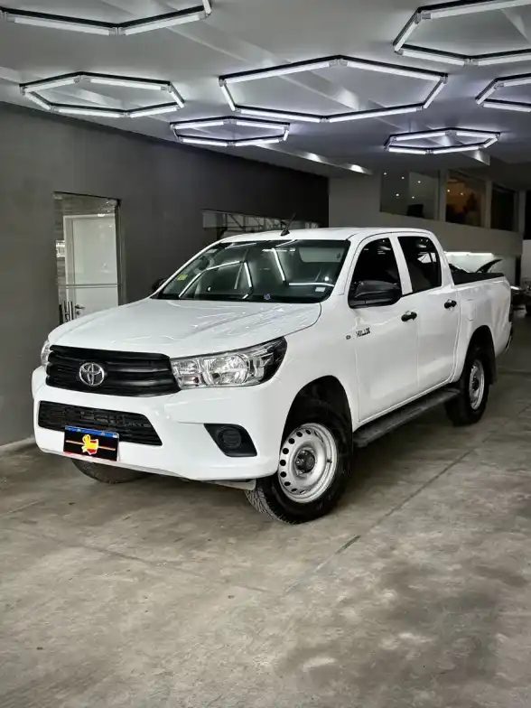 Toyota Hilux Pick-Up 2.4 Cd Dx 150Cv 4X2 2018 - foto 1