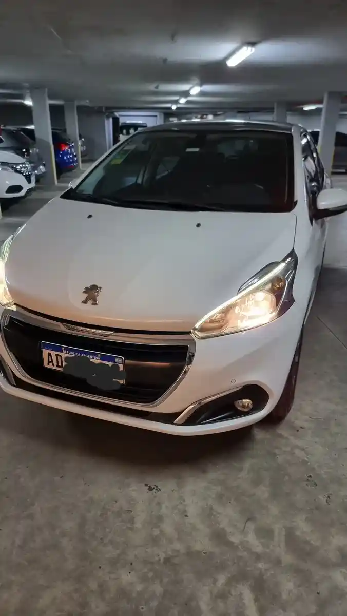 Peugeot 208 1.6 Feline 2019 - foto 1
