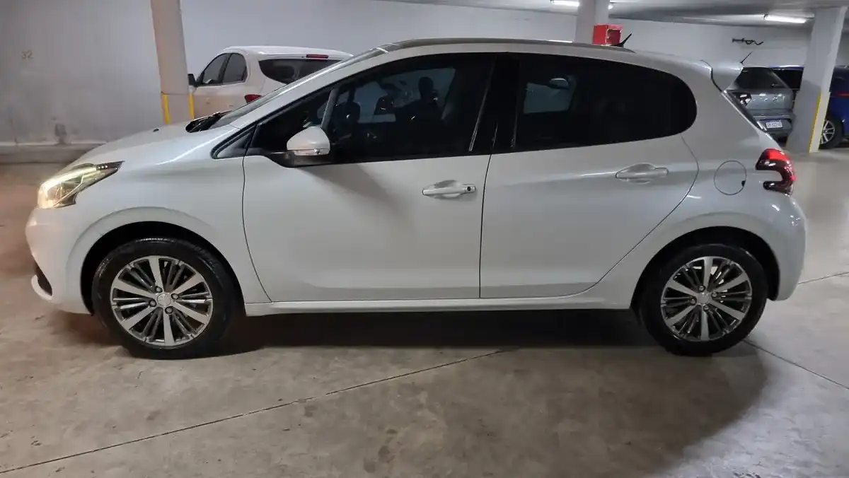 Peugeot 208 1.6 Feline 2019 - foto 2