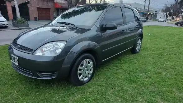 Ford Fiesta 1.6 Ambiente 2006 - foto 1