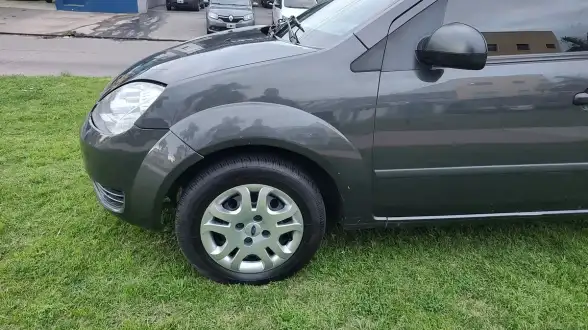 Ford Fiesta 1.6 Ambiente 2006 - foto 2