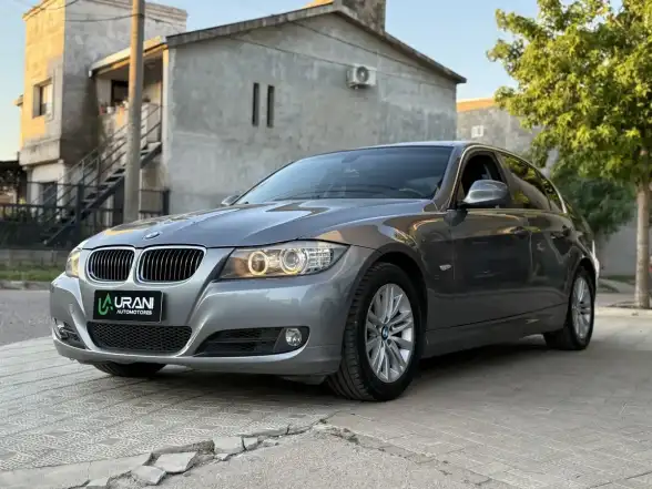 Bmw Serie 3 3.0 330I Sedan Executive 2009 - foto 1