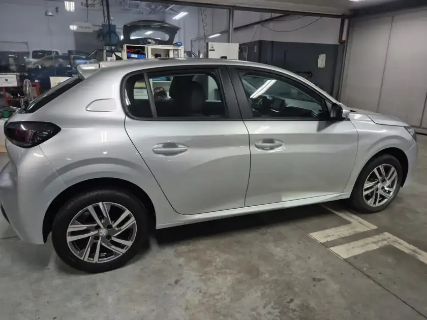 Peugeot 208 1.6L Allure Tiptronic 2020 - foto 5
