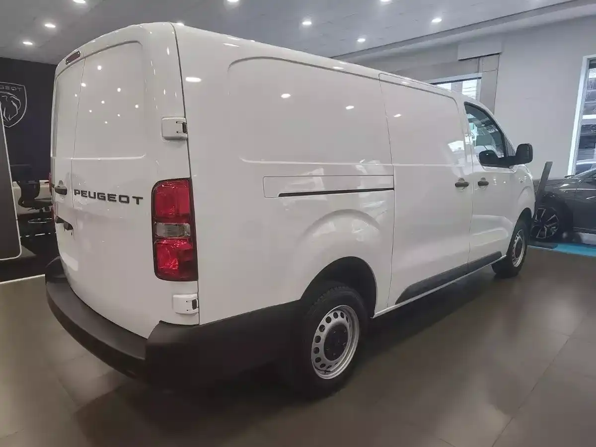 Peugeot Expert 2.2 Hdi 150 L3 Carga 2025 - foto 2