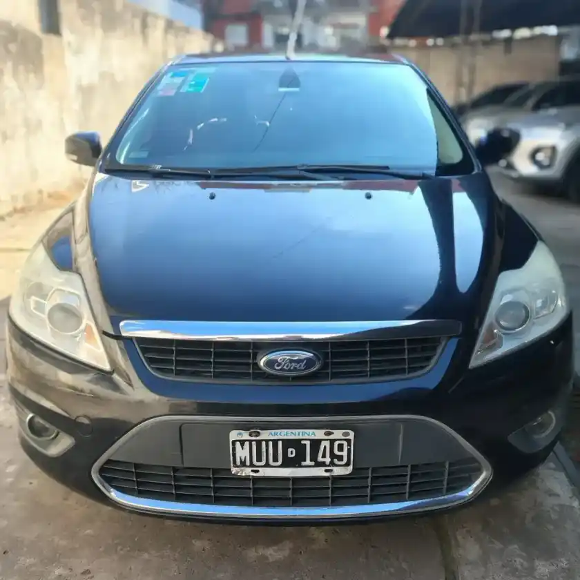 Ford Focus 2 1.8 Td Ghia 5P 2013 - foto 1