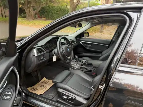 Bmw Serie 3 3.0 330I Sedan Sport Line 252Cv 2016 - foto 2