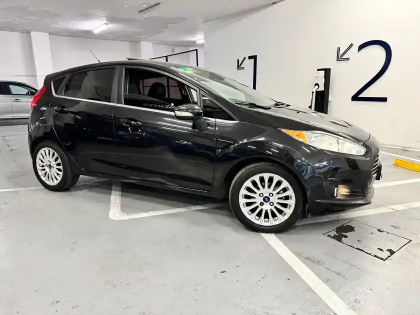 Ford Fiesta Kinetic 1.6 Titanium Powershift 120Cv 2013 - foto 3