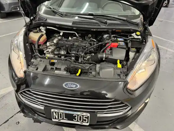 Ford Fiesta Kinetic 1.6 Titanium Powershift 120Cv 2013 - foto 4