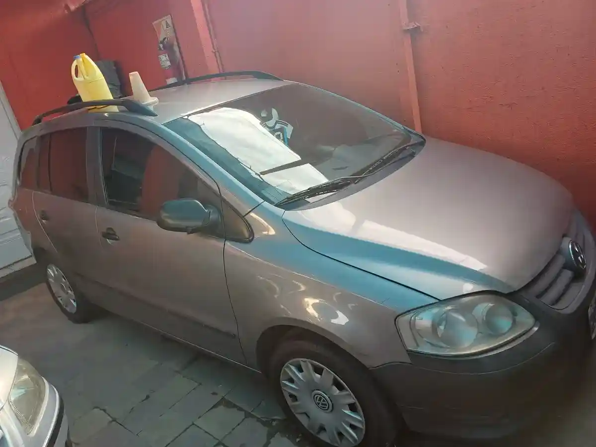 Volkswagen Suran 1.6 I Trendline 80B 2008 - foto 1