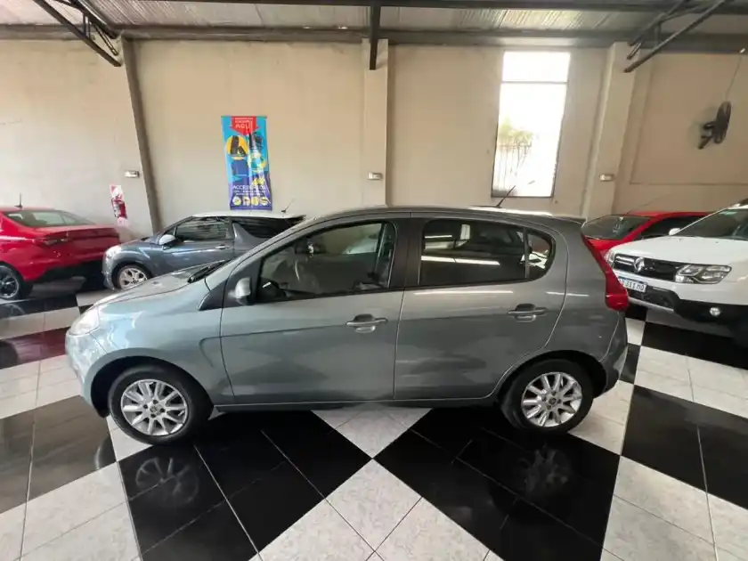 Fiat Palio 1.4 Attractive 85Cv 2013 - foto 4