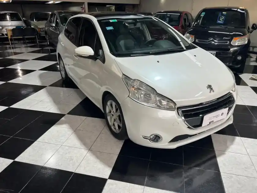 Peugeot 208 1.6 Allure 2013 - foto 2