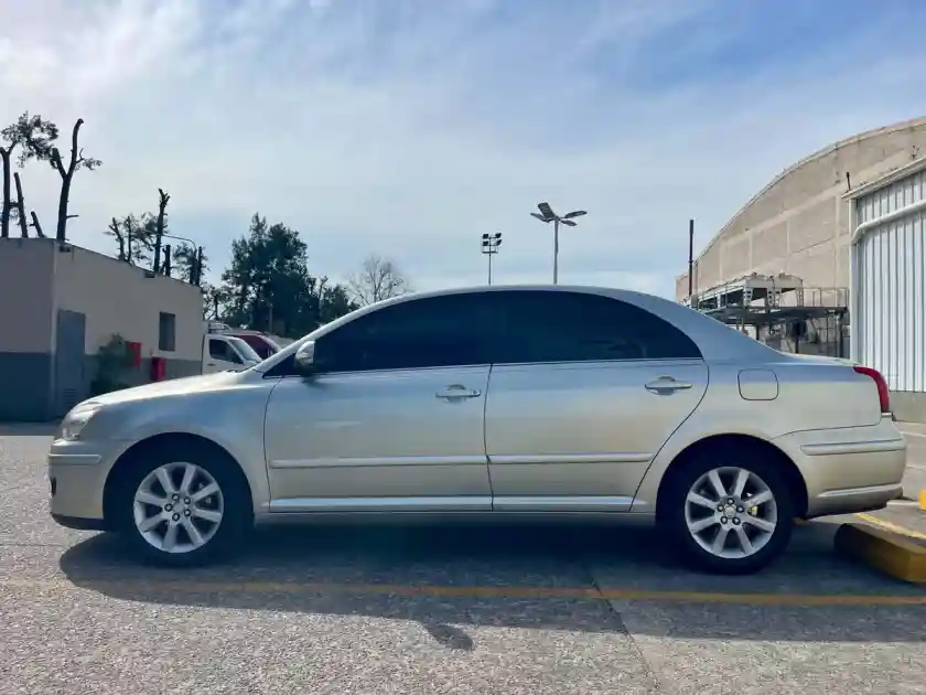 Toyota Avensis 2.0 Mt 2008 - foto 2