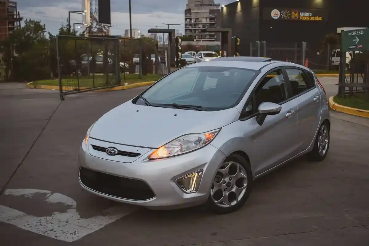 Ford Fiesta Kinetic 1.6 Titanium 120Cv 2013 - foto 5